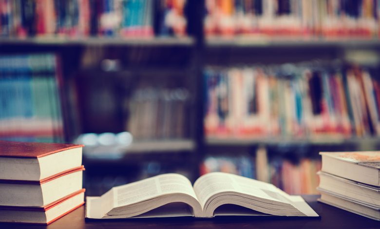 سبع خطوات عليك اتباعها قبل أن تقتني كتاباً